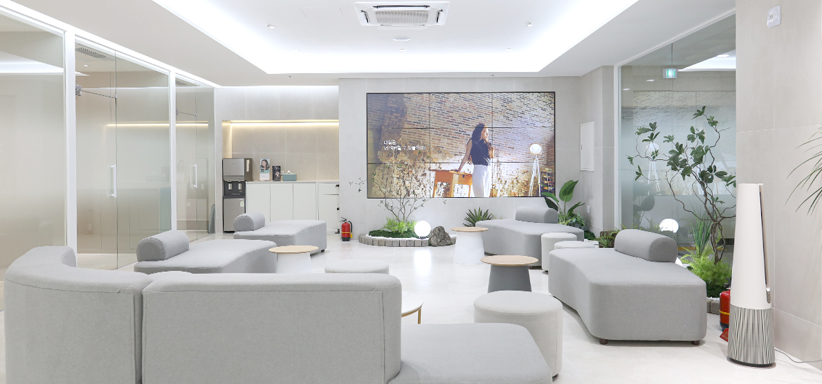 YOU&I Gwangju branch reception and waiting space