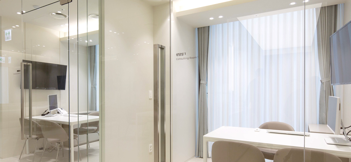 YOU&I Myeongdong branch consultation or treatment space