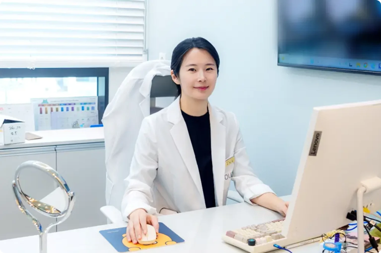 유앤아이의원 다산점 엄영은 원장님 진료실 사진