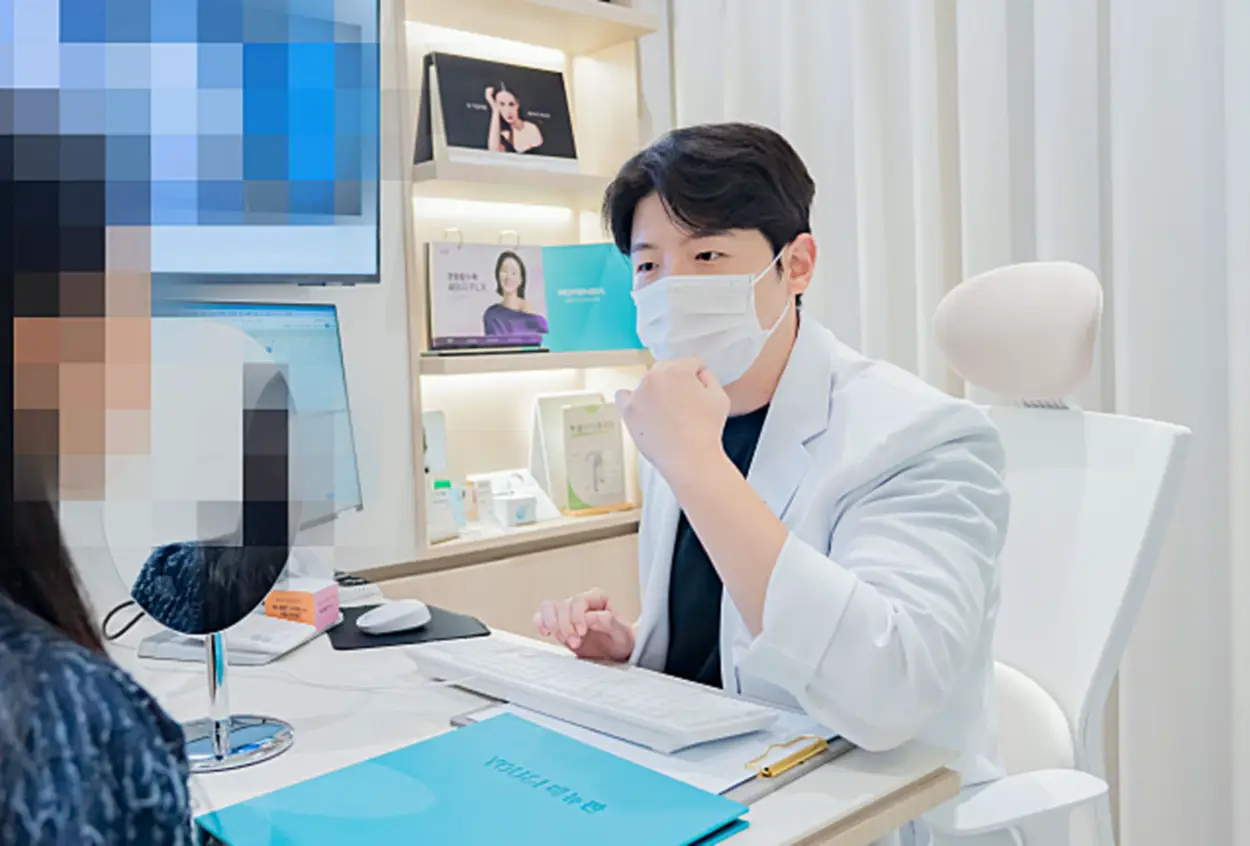인모드 슈링크 효과가 나타나는 시점을 설명하고 있는 유앤아이의원 과천점 장승호 대표원장